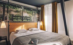 Zoom Hotel